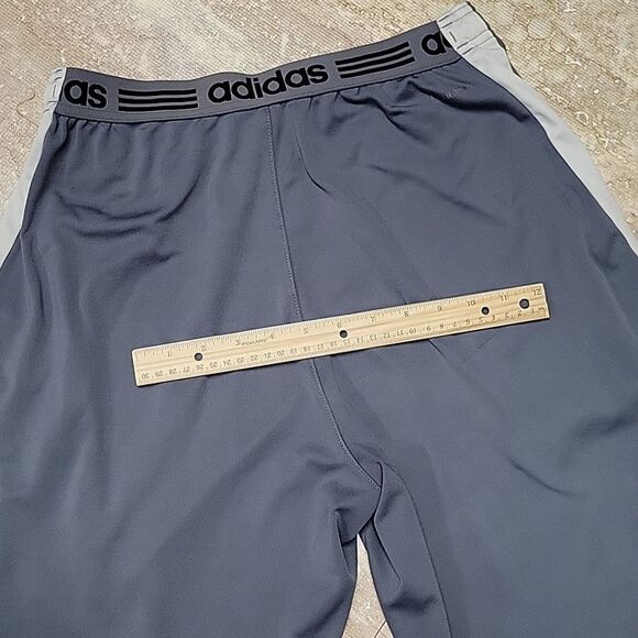 ADIDAS COLBY UNIVERSITY SHORTS SIZE L/XL (NO SHOWN) 36??? X 20 TOP TO BOTTOM - Picture 8 of 8